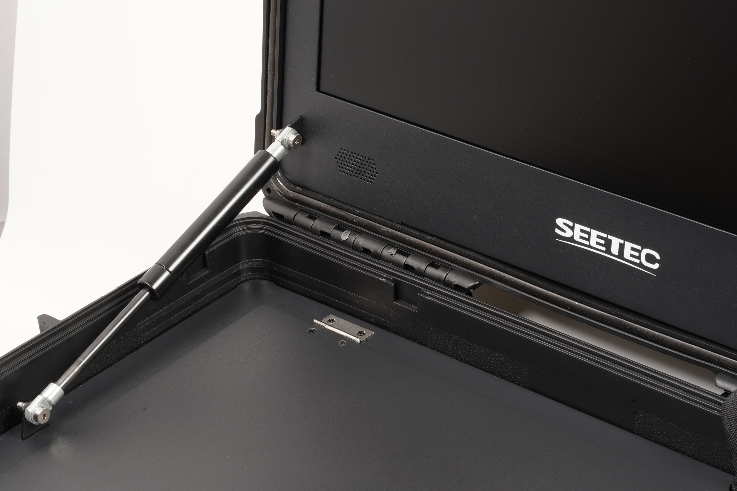 Covert Tactical Vision 21.5 Field Monitor